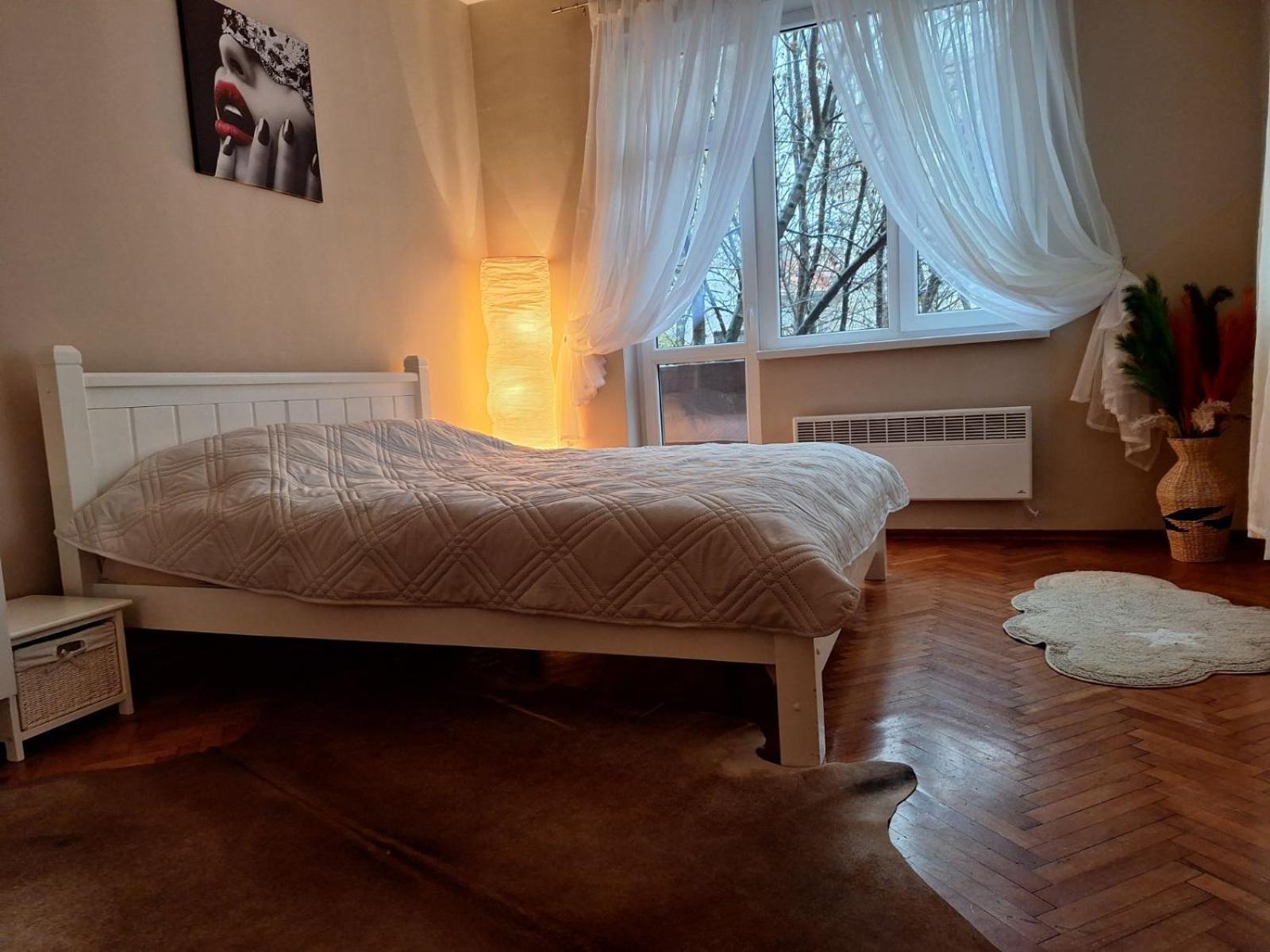 Cozy In The Heart Of דירה